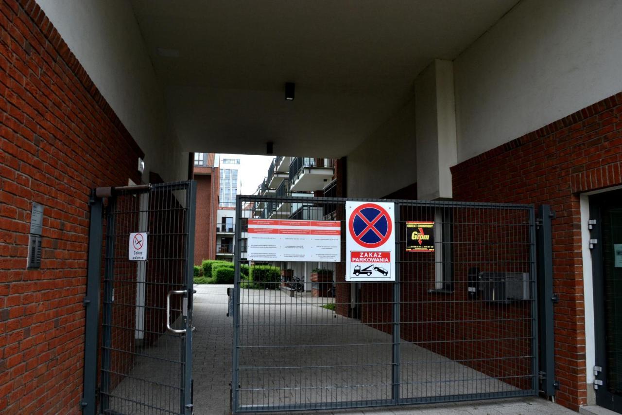 Apartamenty Centrum Nad Motlawa Z Widokiem Na Patio Z Balkonem Gdansk Luaran gambar