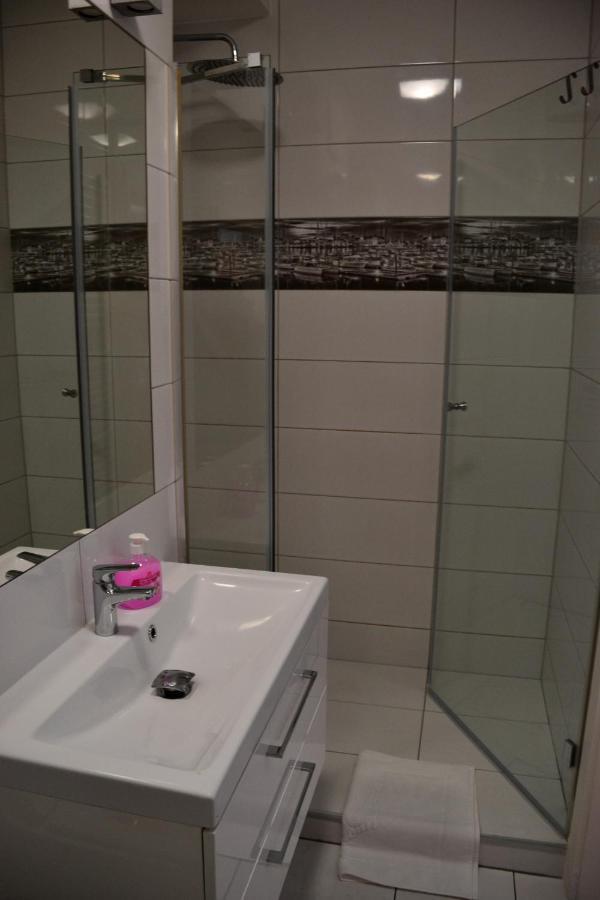 Apartamenty Centrum Nad Motlawa Z Widokiem Na Patio Z Balkonem Gdansk Luaran gambar
